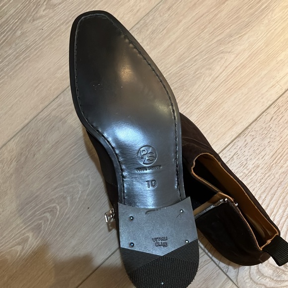 Paul Smith suede Chelsea boots.. pristine/never worn. Size UK10/US11 - Picture 5 of 5